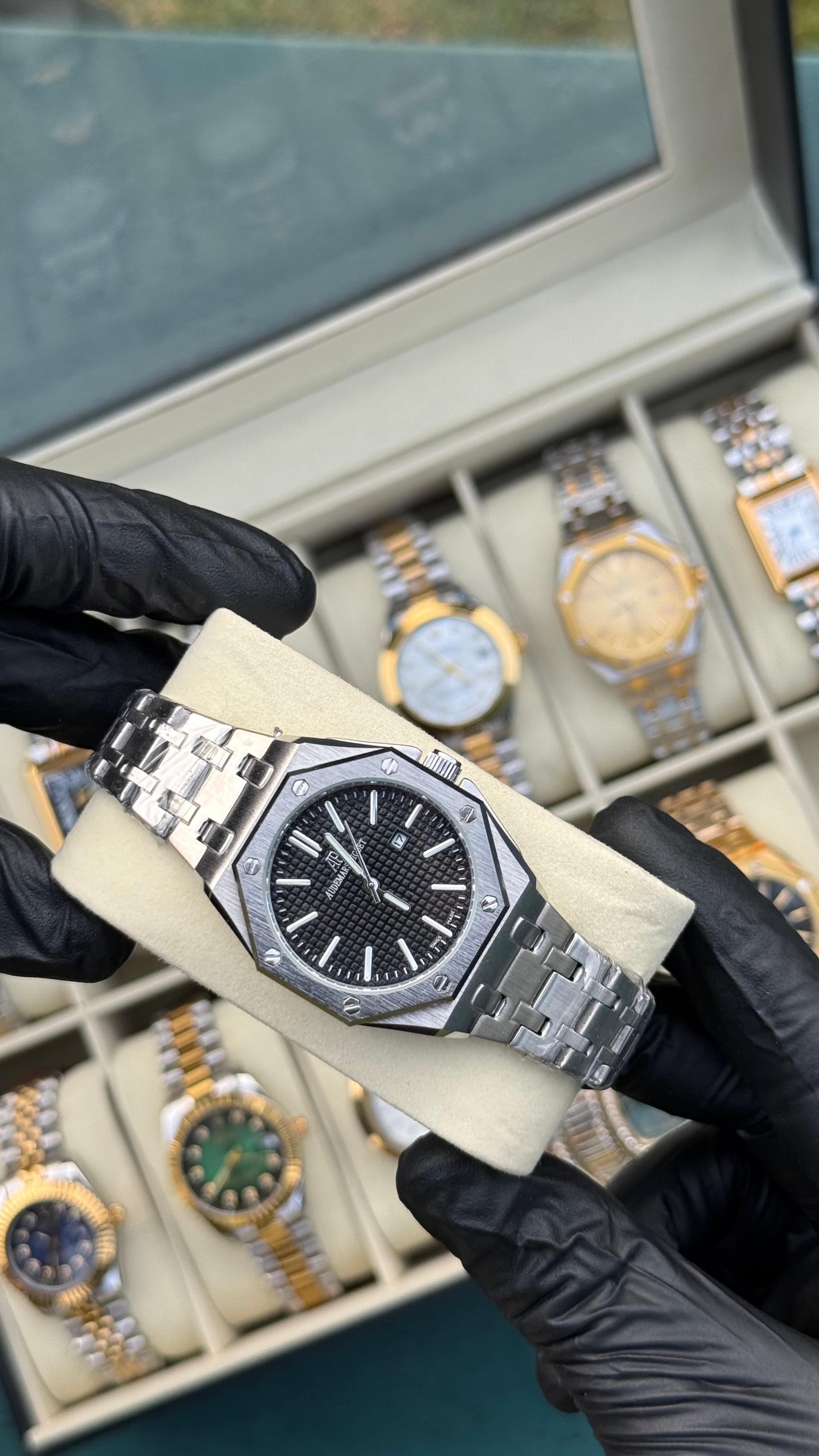 Audemars Piguet | Black Dial Silver Chain | Master Quality