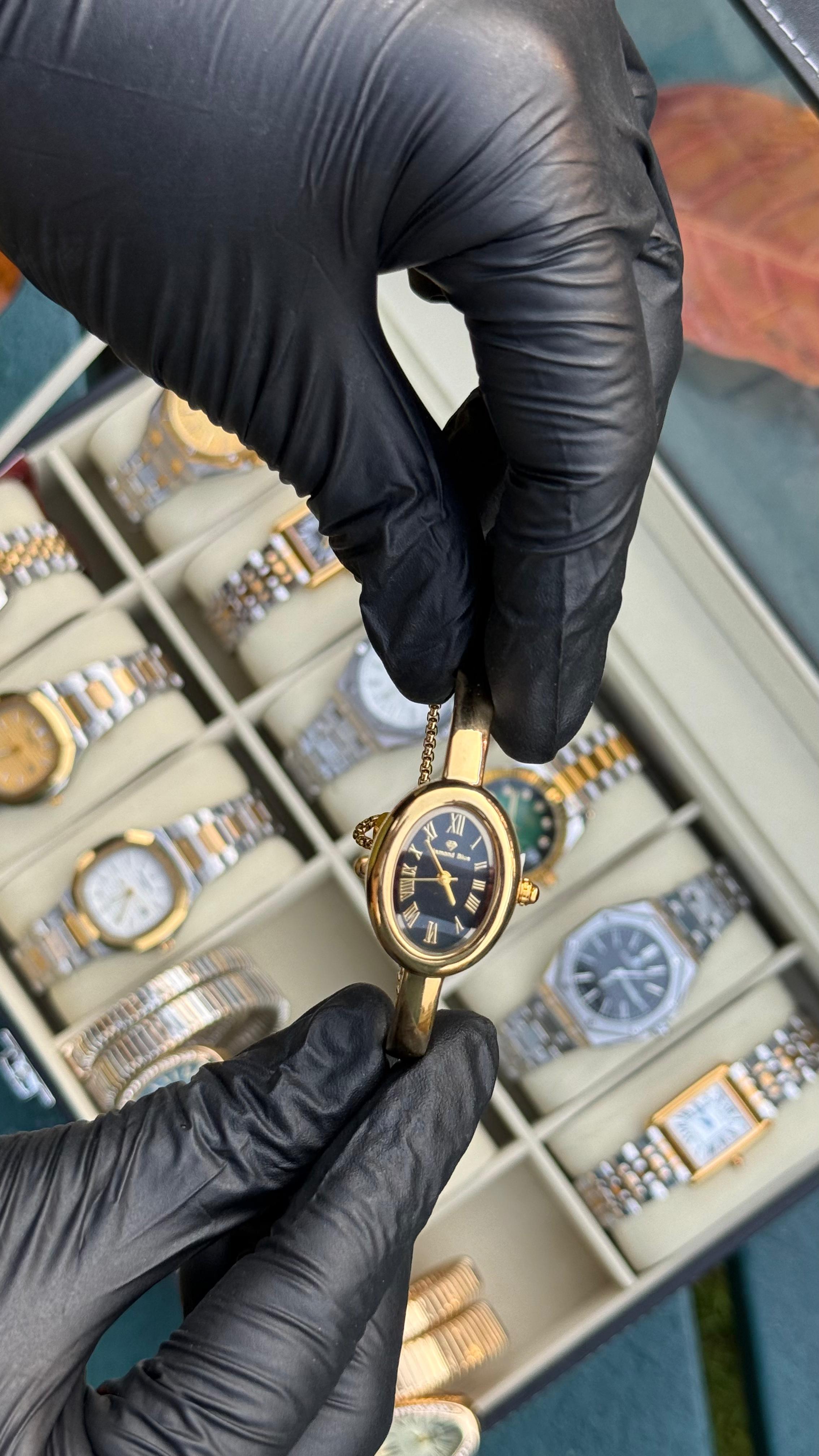 Bracelet Watch | Black Dial Golden Chain | Master Quality
